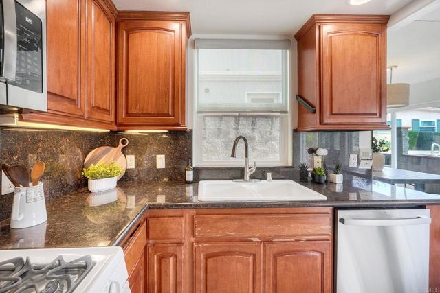 1640 S Pacific Street 8, Oceanside, CA 92054