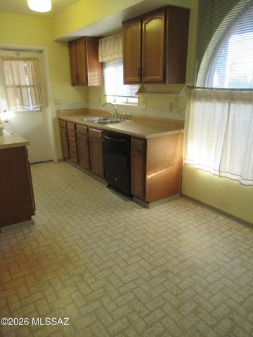 2095 S San Ray, Green Valley, AZ 85614