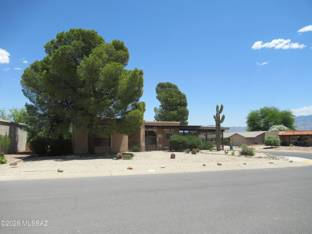 2095 S San Ray, Green Valley, AZ 85614