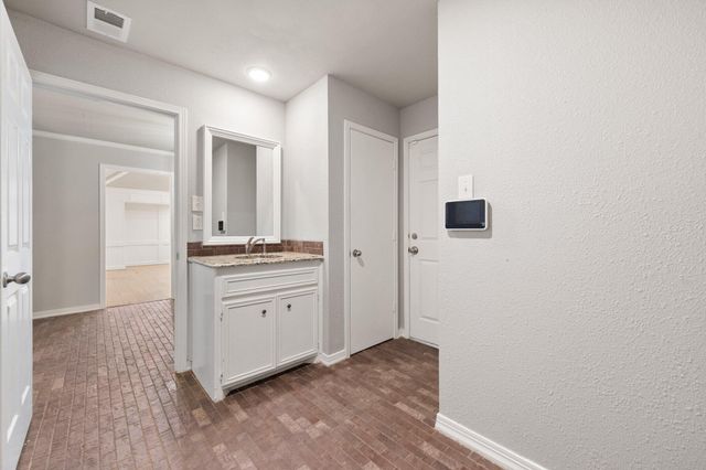 5101 2nd Street, Lubbock, TX 79416