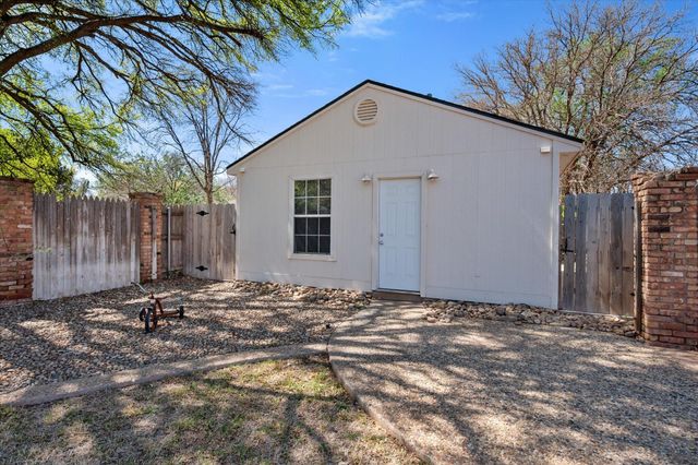 5101 2nd Street, Lubbock, TX 79416