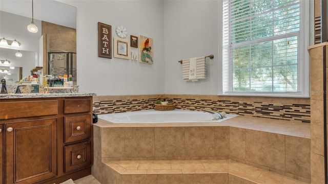 1345 LONGOAK DR DRIVE N, Lakeland, FL 33811