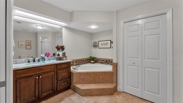 1345 LONGOAK DR DRIVE N, Lakeland, FL 33811