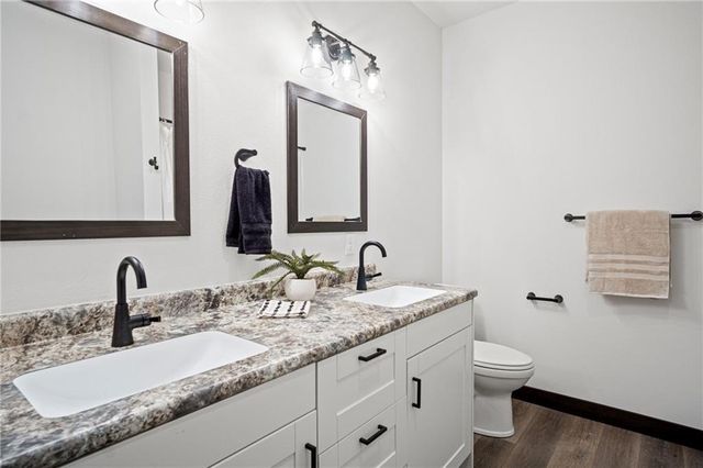 3355 Iris Drive, Eau Claire, WI 54703