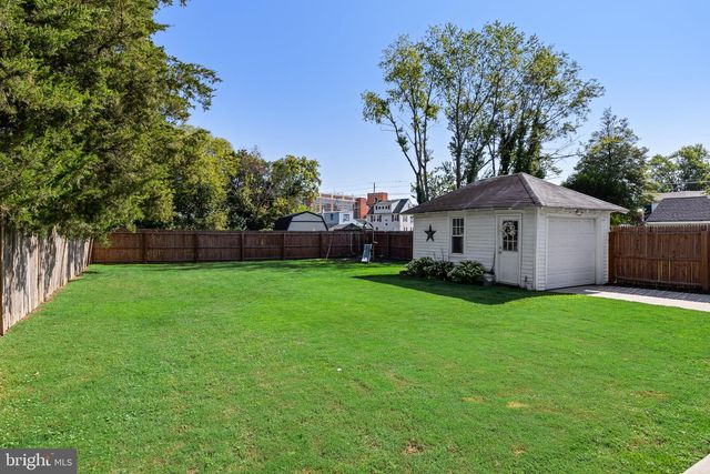 203 S ATLANTIC AVE E, Stratford, NJ 08084