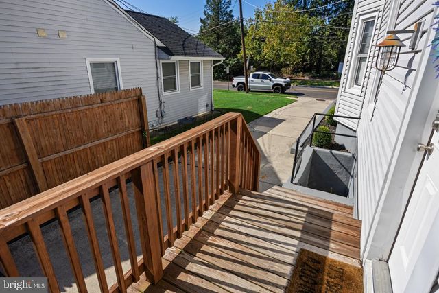 203 S ATLANTIC AVE E, Stratford, NJ 08084