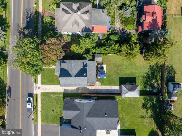 203 S ATLANTIC AVE E, Stratford, NJ 08084