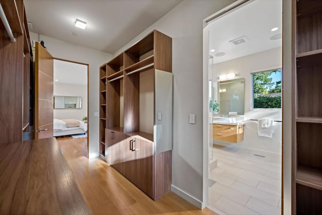 Image 33 of property listing at 1534 Wessex Avenue, Los Altos, CA 94024