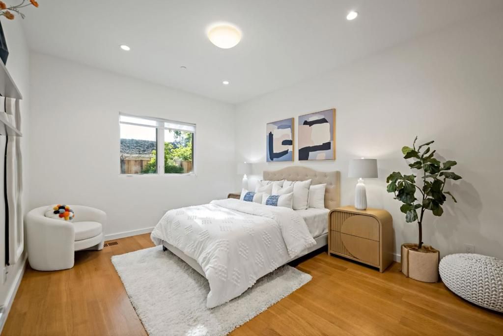 Image 34 of property listing at 1534 Wessex Avenue, Los Altos, CA 94024