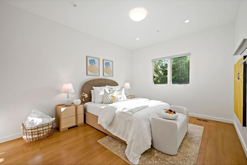Image 37 of property listing at 1534 Wessex Avenue, Los Altos, CA 94024