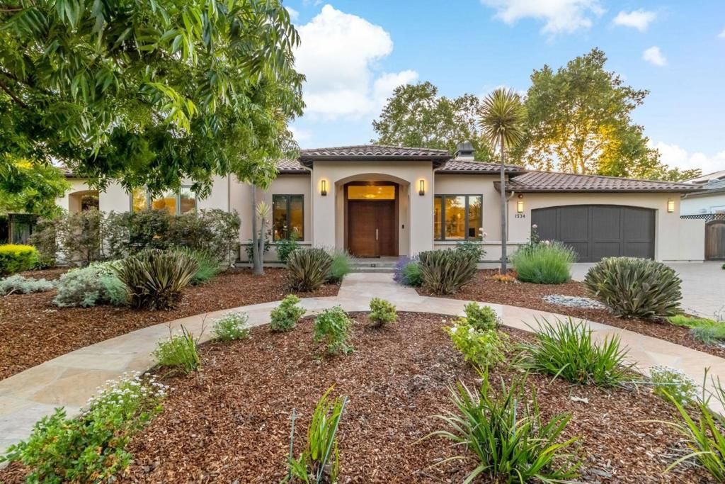 Image 4 of property listing at 1534 Wessex Avenue, Los Altos, CA 94024