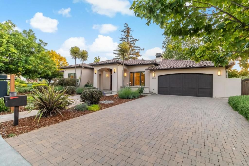 Image 5 of property listing at 1534 Wessex Avenue, Los Altos, CA 94024
