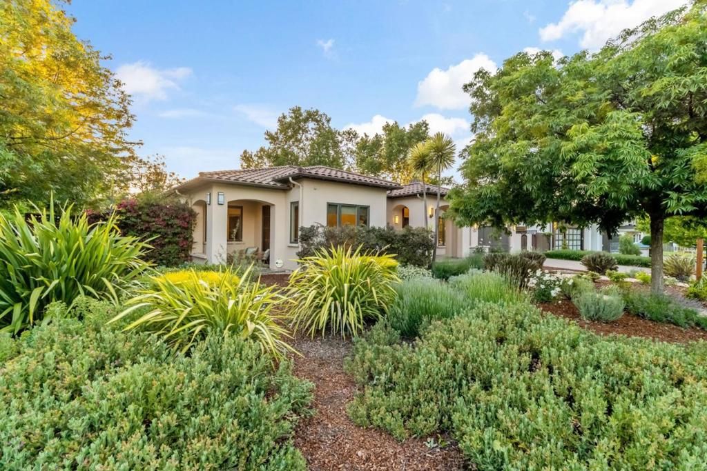 Image 52 of property listing at 1534 Wessex Avenue, Los Altos, CA 94024