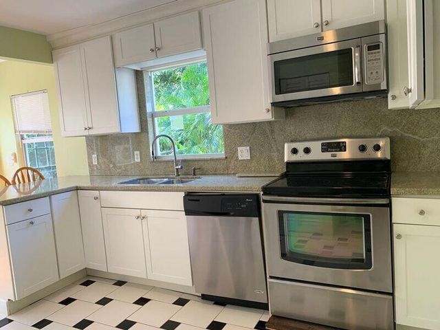 215 S OCEAN BREEZE, Lake Worth Beach, FL 33460
