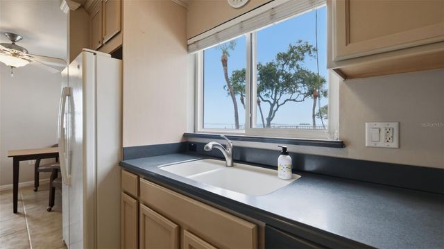1101 VICTORIA DRIVE 1, Dunedin, FL 34698