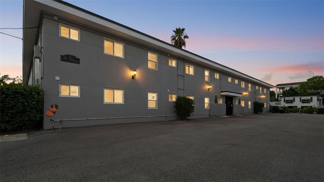 1101 VICTORIA DRIVE 1, Dunedin, FL 34698