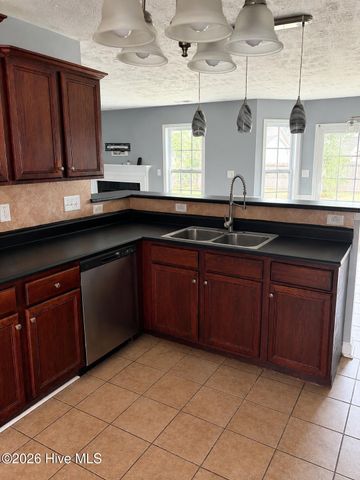 505 Collinwood Drive, Raeford, NC 28376