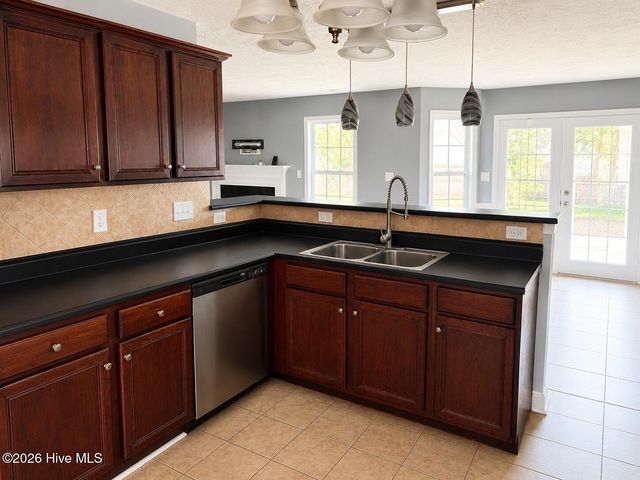 505 Collinwood Drive, Raeford, NC 28376