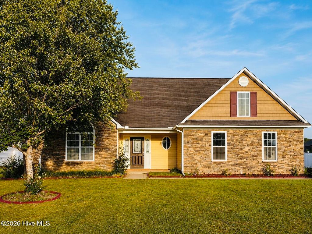 505 Collinwood Drive, Raeford, NC 28376