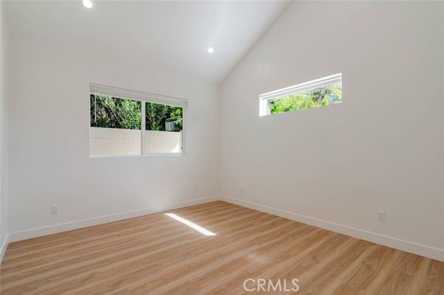 7570 Chaminade Avenue, Canoga Park (los Angeles), CA 91304