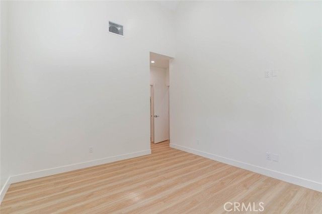 7570 Chaminade Avenue, Canoga Park (los Angeles), CA 91304