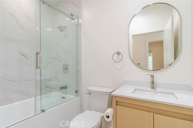 7570 Chaminade Avenue, Canoga Park (los Angeles), CA 91304