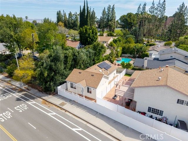 7570 Chaminade Avenue, Canoga Park (los Angeles), CA 91304