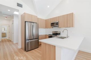 7570 Chaminade Avenue, Canoga Park (los Angeles), CA 91304