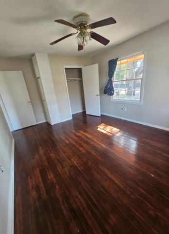 504 W Burleson Street, Wharton, TX 77488