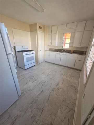 504 W Burleson Street, Wharton, TX 77488