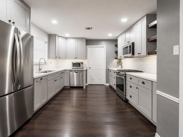 2815 Woodland Grove Drive, Houston, TX 77339