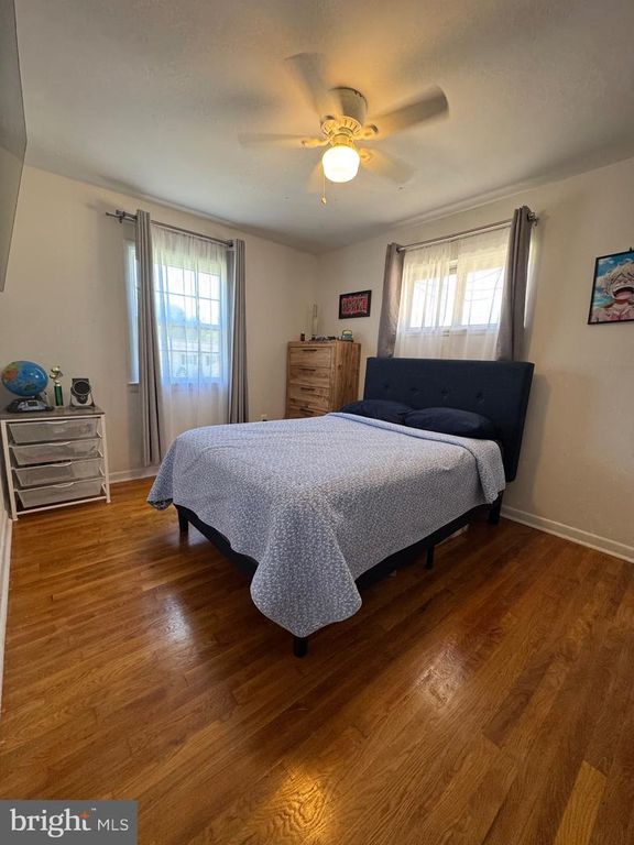 Image 26 of property listing at 13607 GRENOBLE DR, Rockville, MD 20853