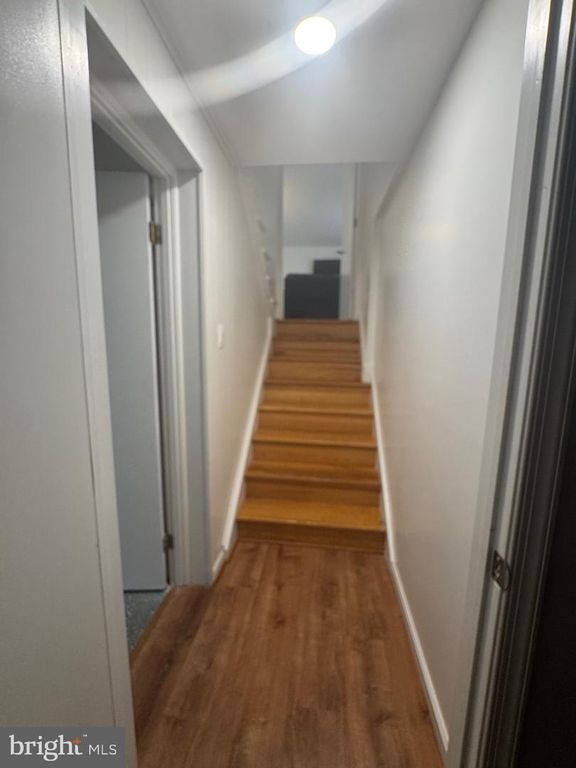 Image 30 of property listing at 13607 GRENOBLE DR, Rockville, MD 20853