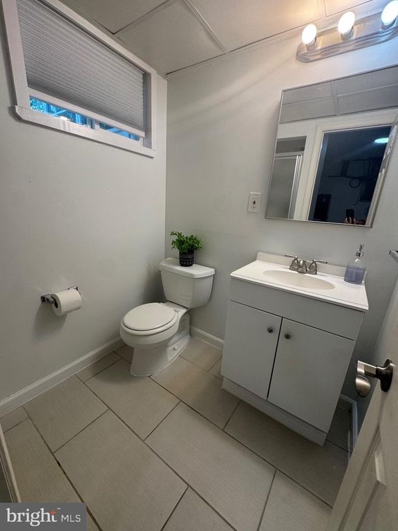 Image 35 of property listing at 13607 GRENOBLE DR, Rockville, MD 20853