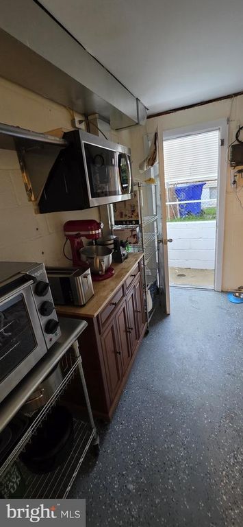 Image 39 of property listing at 13607 GRENOBLE DR, Rockville, MD 20853