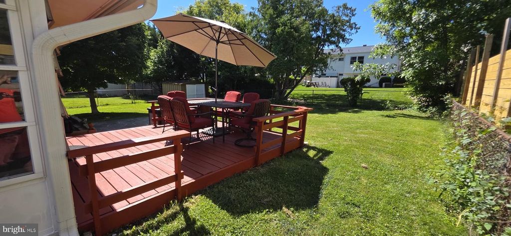 Image 45 of property listing at 13607 GRENOBLE DR, Rockville, MD 20853