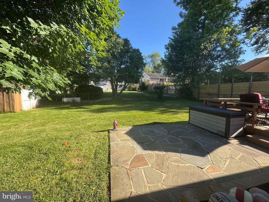 Image 49 of property listing at 13607 GRENOBLE DR, Rockville, MD 20853