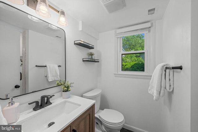 11817 ROSALINDA, Rockville, MD 20854