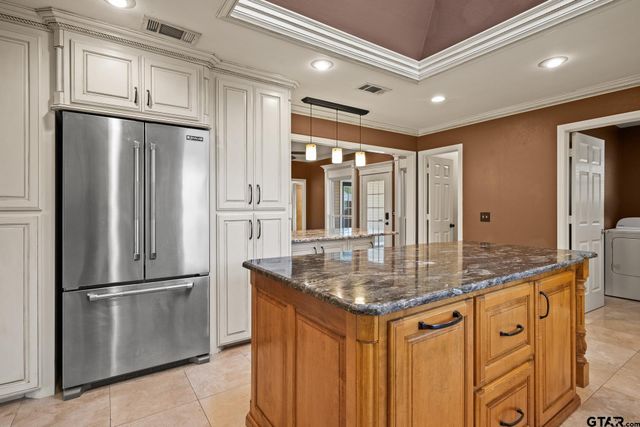 212 Turnberry Cir, Mt Pleasant, TX 75455