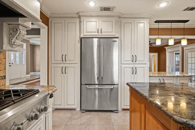 212 Turnberry Cir, Mt Pleasant, TX 75455