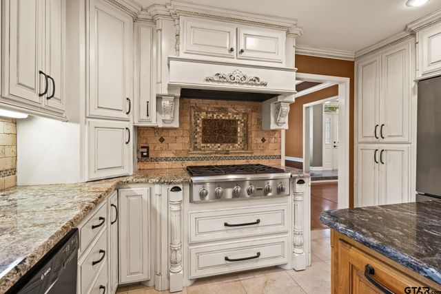 212 Turnberry Cir, Mt Pleasant, TX 75455