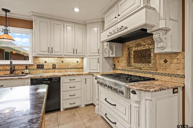 212 Turnberry Cir, Mt Pleasant, TX 75455