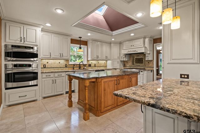 212 Turnberry Cir, Mt Pleasant, TX 75455