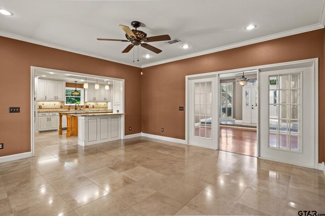 212 Turnberry Cir, Mt Pleasant, TX 75455