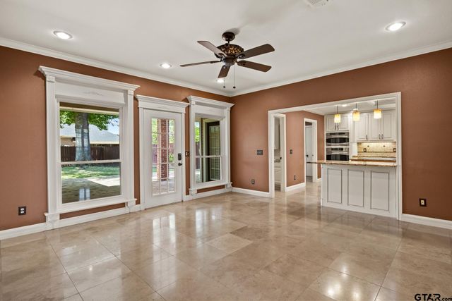 212 Turnberry Cir, Mt Pleasant, TX 75455