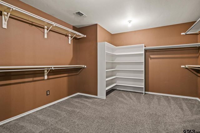 212 Turnberry Cir, Mt Pleasant, TX 75455