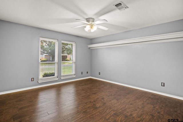 212 Turnberry Cir, Mt Pleasant, TX 75455