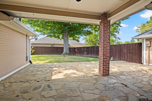 212 Turnberry Cir, Mt Pleasant, TX 75455