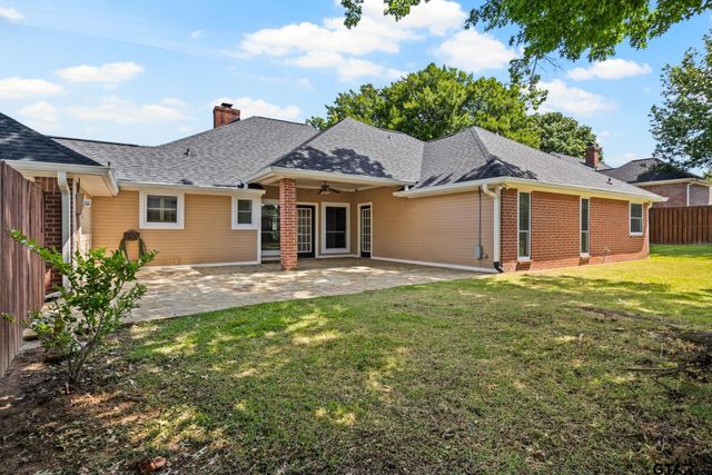 212 Turnberry Cir, Mt Pleasant, TX 75455