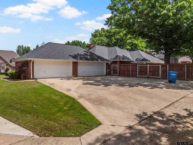 212 Turnberry Cir, Mt Pleasant, TX 75455